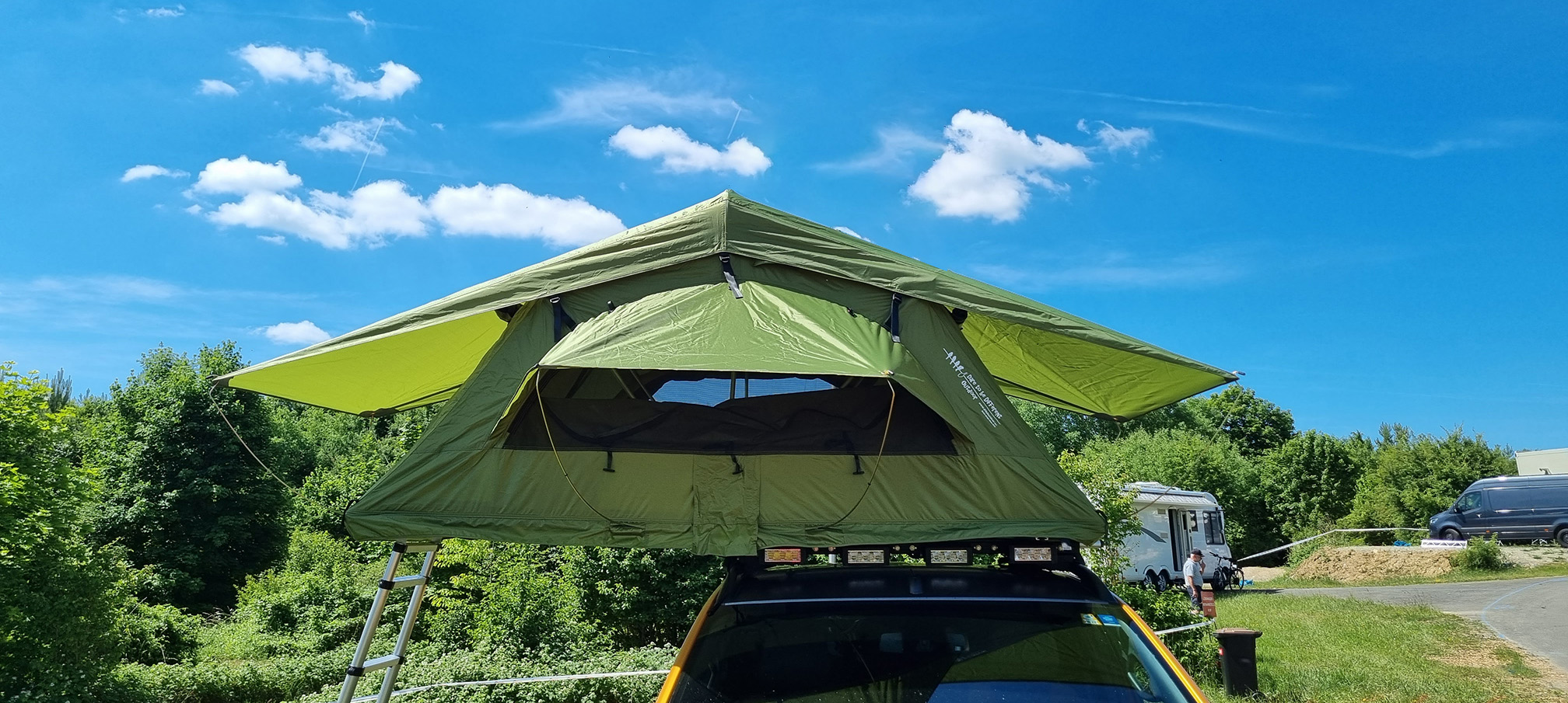 https://8987580.fs1.hubspotusercontent-na1.net/hubfs/8987580/Website%202023/Producten/Rooftoptents/140%20LW%20Green/20220614_113342.jpg